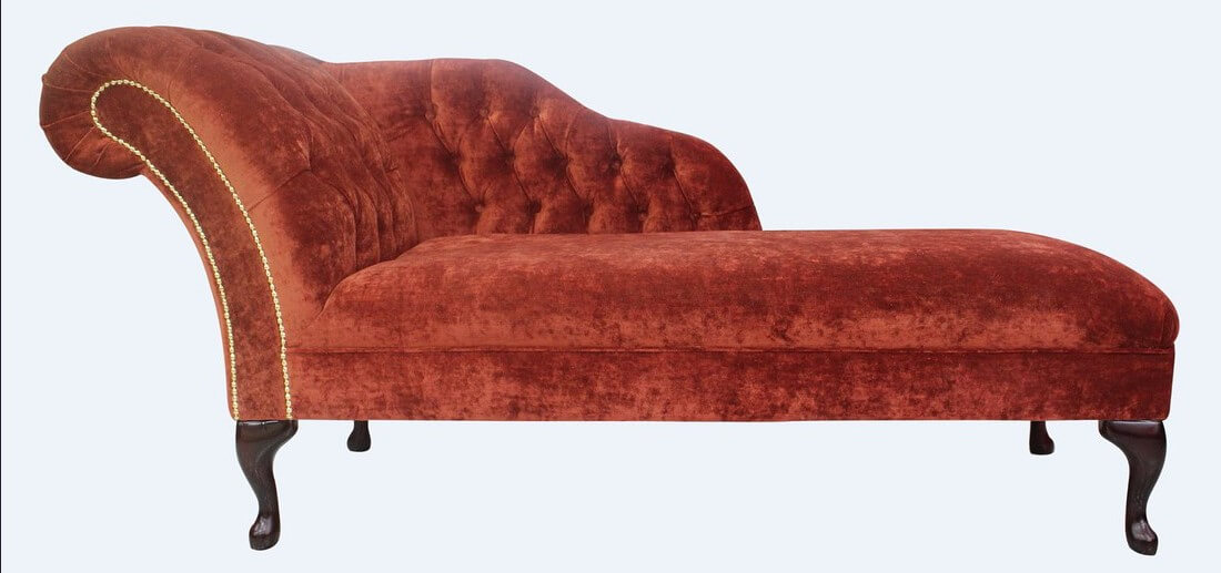 Elevating Elegance Incorporating a Chesterfield Sofa into Your Living Space  %Post Title