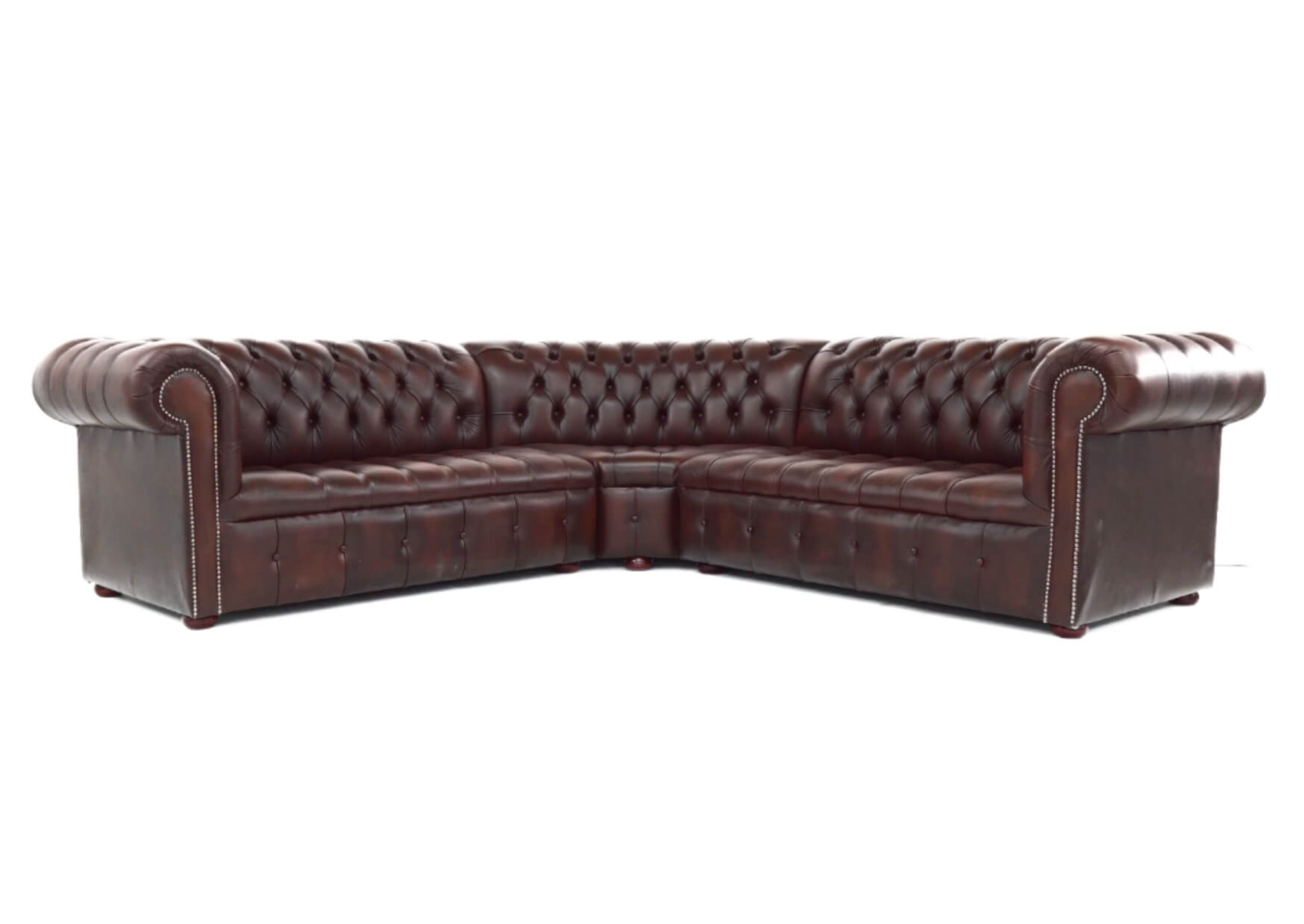 Elegance in Spain The Allure of Chesterfield Sofas  %Post Title