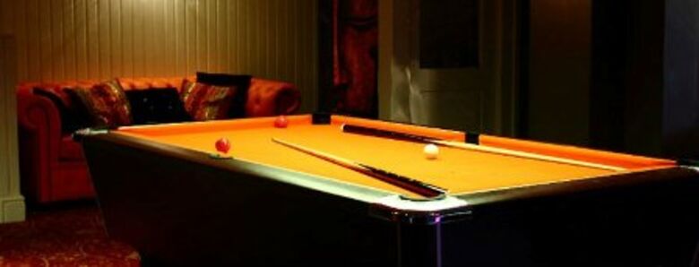 Orange Chesterfield Sofa Snooker Room Picture - Designer Sofas 4U Customer 