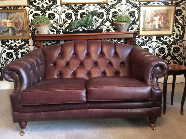 Chesterfield Handcrafted Leather Sofa Picture from Designer Sofas 4U Customer 