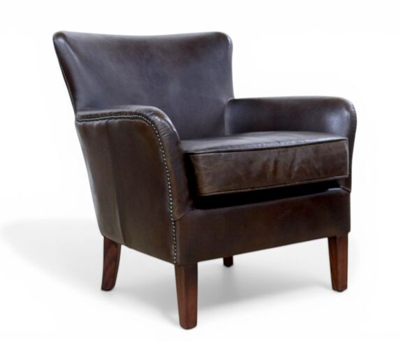 Classic Brown Leather Club Chair – Timeless Style & Comfort