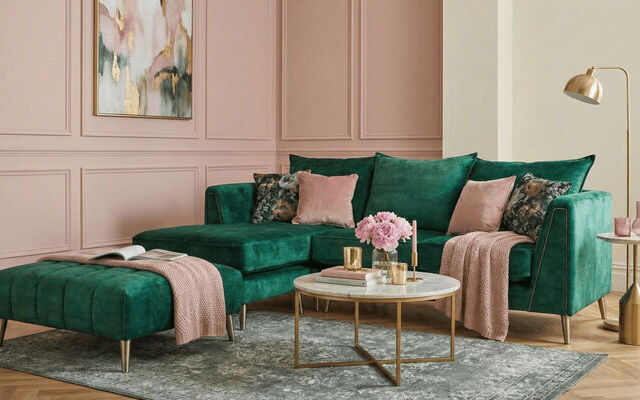 Emerald Green Sofa Living Room Ideas: How to Style This Bold Statement Piece