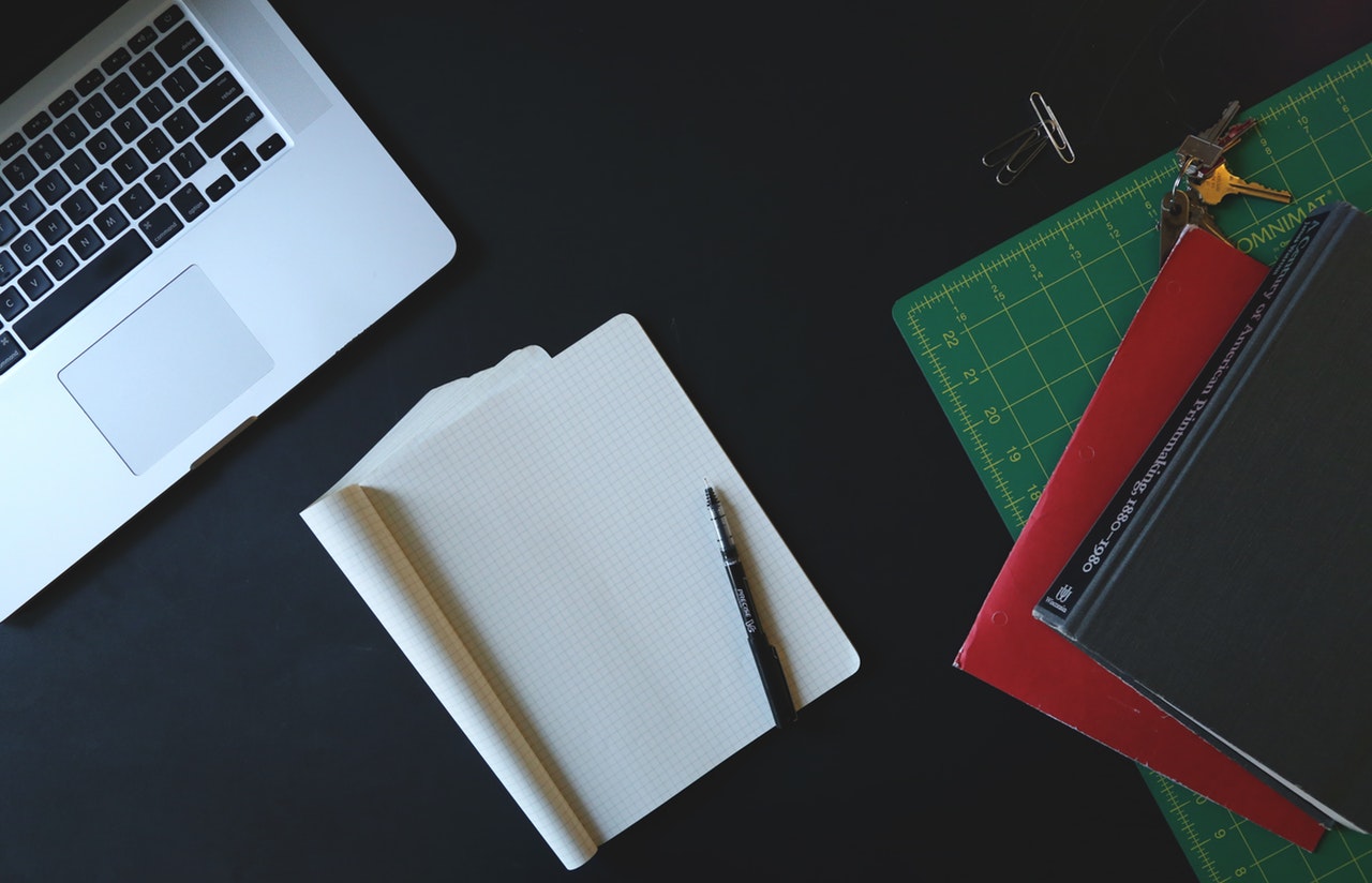 space-desk-laptop-notebook