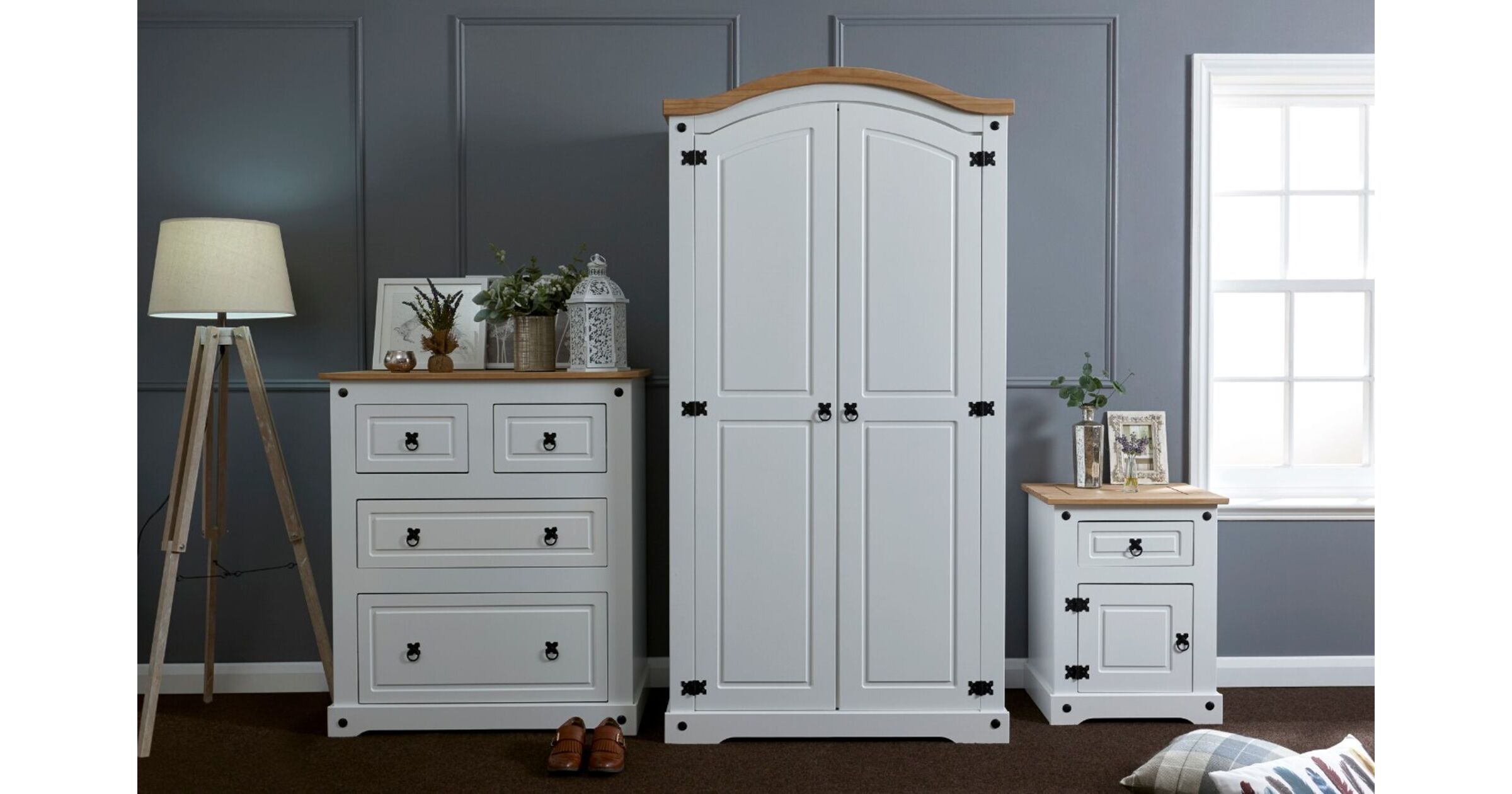 Corona 3 Piece Bedroom Set White