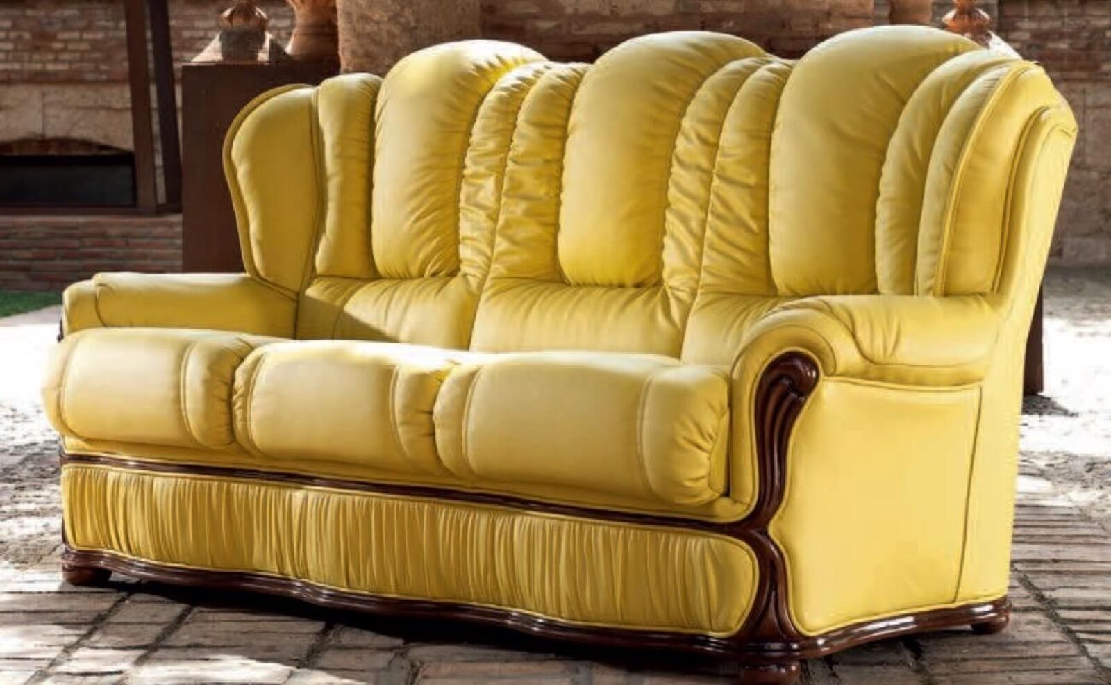 Product photograph of Praga 3 Seater Italian Leather Sofa Settee from Designer Sofas 4U